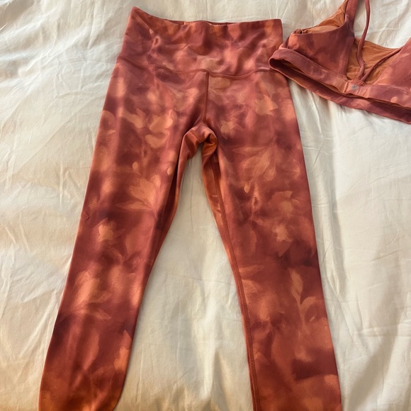 Athleta Matching Workout Set - Picture 4 of 6